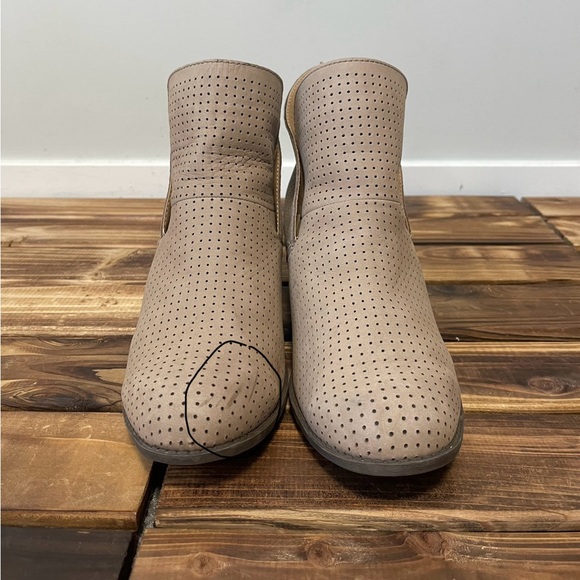 ME TOO Womens Zinnia 8 Nubuck Comfort Ankle Boots Size 9.5 - Picture 7 of 10